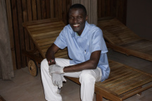Philip Waka Njeka, Anděl mezi zdravotníky