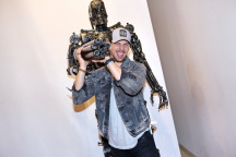 Galerie ocelových figurín