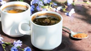 Zdravé náhražky kávy: Zkuste třeba netradiční žaludovku nebo návrat do dětství s meltou