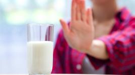 Jak poznat intoleranci laktózy? Prozradí ji trávicí potíže