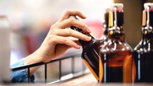 Pivo za 13 korun! Pro levné pivo se teď jezdí na Slovensko Pivo za 13 korun! Pro levné pivo se teď jezdí na Slovensko