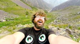 Rodinka s kojencem, kráska v balerínách i selfie maniaci. Nejen tyhle lidi jsme potkaly v Tatrách Rodinka s kojencem, kráska v balerínách i selfie maniaci. Nejen tyhle lidi jsme potkaly v Tatrách