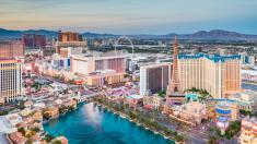 Fascinující Las Vegas: To jsou největší hotely planety, sopky uvnitř budov a atrakce za miliony