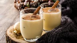 Domácí vánoční likéry: připrav si karamelovou slast i léčivý zázvorák!