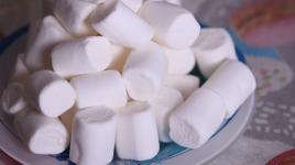 Domácí marshmallow: ruce ti za ně „utrhají“ děti i dospělí. A příprava je snadná!