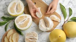 Pomelo: obří citrus je náhodným křížencem, symbolem štěstí a prosperity i zásobárnou vitamínů a minerálů