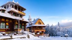 Svařák za 75 Kč, klobása za 150 Kč a lanovka za tisícovku: Za půldenní výlet na hory jsme dali skoro na 3 000 Kč