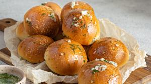 Ukrajinské pampušky: Slané buchtičky s česnekem vás nadchnou. Nejen na Vánoce