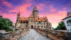 Kam na výlet v Olomouckém kraji: za krápníky, pohádkovým hradem i legendárním Priessnitzem