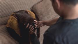 Skryté násilí, manipulace i nucená prostituce. Tohle jsou lover boys!