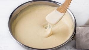 Bešamel je matkou všech omáček. Vykouzlíte s ním famózní lasagne nebo luxusní koprovku!