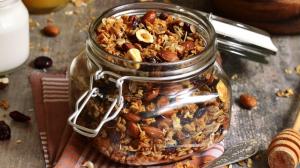 Domácí granola, po které se zapráší: 3 tipy (nejen) na božskou snídani, která vás nabije energií