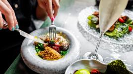 TOP 5 zážitkových restaurací v Praze: nabašti se ve středověku nebo s hlavou v oblacích TOP 5 zážitkových restaurací v Praze: nabašti se ve středověku nebo s hlavou v oblacích