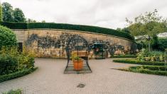 Vstupte do nejjedovatější zahrady světa a poznejte záhadné a smrtící krásy anglického Alnwicku