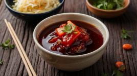 Hoisin omáčka: čínská dochucovací barbecue topka, kterou si zamiluješ