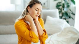 Krční páteř umí být zákeřná. Bolet od ní může krk i hlava, způsobuje brnění i necitlivost