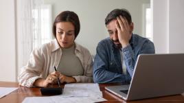 „Vyděláváme 70 000 Kč, a stejně žijeme od výplaty k výplatě,“ píše Marcela