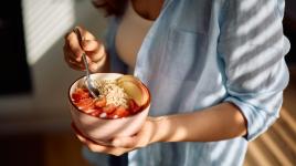 Nejde jen o to, co jíš, ale taky kdy: slaď svůj talíř s cirkadiánním rytmem!