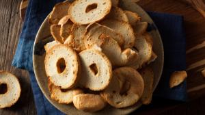 Domácí Bake Rolls ze starých rohlíků: Chuťovku k telce připravíte za pár minut!