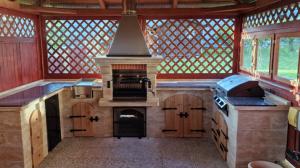 Vaření pod širým nebem: když se zahrada mění v místo setkávání