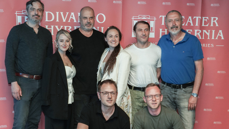 Divadlo Hybernia, Divotvorný hrnec