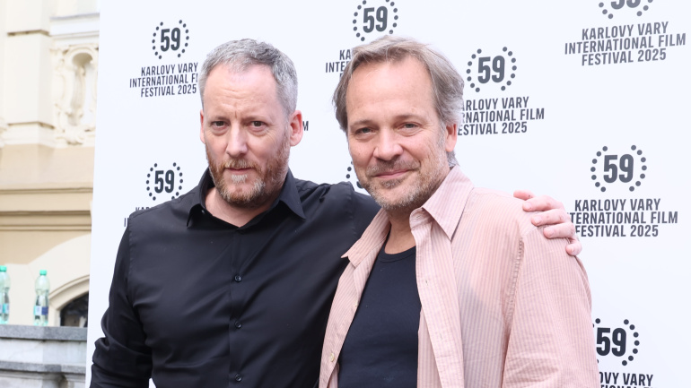Kryštof Mucha, Peter Sarsgaard