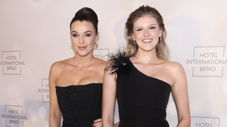 Iva Kubelková, Natálie Jirásková