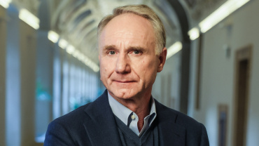 Dan Brown