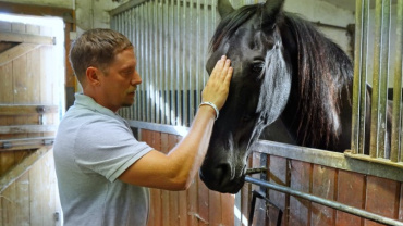 O lidech a koních, Štěpán Benoni