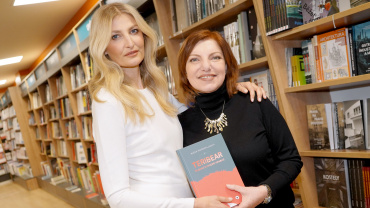 Alena Mornštajnová, Tereza Maxová