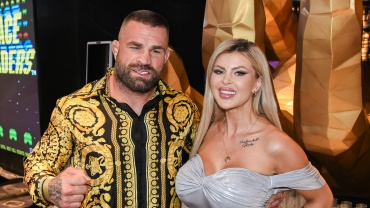 Karlos Vémola, Lela Vémola