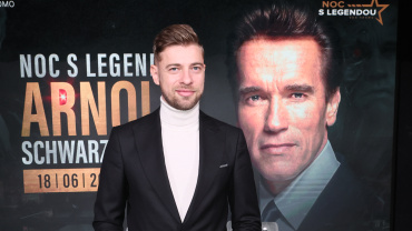 Noc s Legendou, Arnold Schwarzenegger, Petr Větrovský
