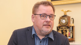 Peče celá země, Josef Kopta