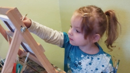 Agentura Dobrý den, Adéla Charvátová