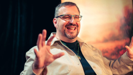 Šimon Pečenka, Hypnotizér z autobusové zastávky