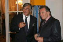 Jiří Bartoška a Karel Gott na KVIFF 2005.  foto:Herminapress.cz