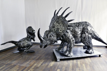 Galerie ocelových figurín
