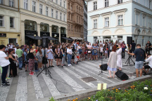 Roman Tomeš, Michaela Tomešová, Busking pro Slunce