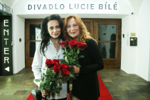 Divadlo Lucie Bílé, Divadlo LB, Lucie Bílá, Simona Stašová