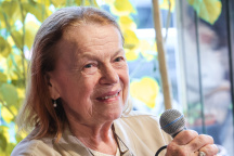 Iva Janžurová