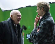 Anthony Hopkins, Bill Skarsgard, V pasti