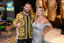 Karlos Vémola, Lela Vémola