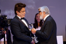 Jiří Bartoška, Benicio Del Toro