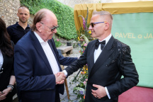 Janis Sidovský, Pavel Vítek, svatba