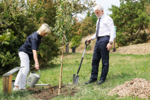 Petr Pavel, Eva Pavlová, Botanická zahrada