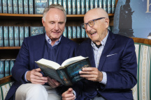 Dan Brown, tata