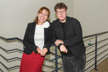 Za sklem, Michaela Dolinová, Petr Komínek