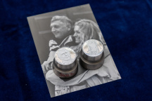 Česká mincovna, Jiří Menzel, Olga Menzelová