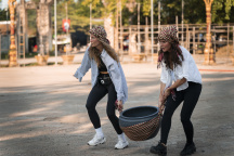 Chicas, Asia Express