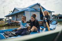 Chicas, Asia Express